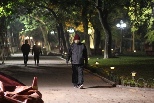 Hà Nội lạnh cắt da cắt thịt, những khung hình ghi lúc 4h sáng